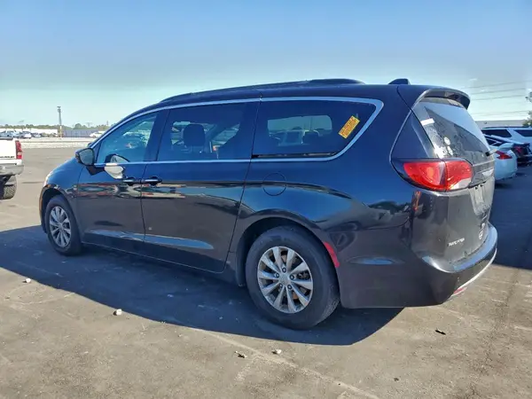 2C4RC1FG1JR100611 2018 CHRYSLER PACIFICA - Image 2