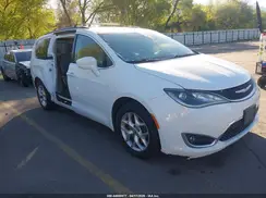 2C4RC1FG1JR101631 2018 CHRYSLER PACIFICA