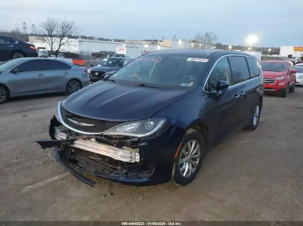 2C4RC1FG1JR104013 2018 CHRYSLER PACIFICA - Image 2