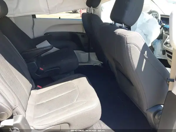 2C4RC1FG1JR109048 2018 CHRYSLER PACIFICA - Image 8