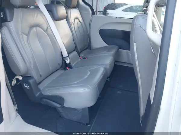 2C4RC1FG1JR114489 2018 CHRYSLER PACIFICA - Image 8