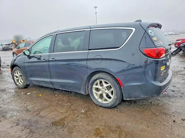 2C4RC1FG1JR122933 2018 CHRYSLER PACIFICA - Image 2