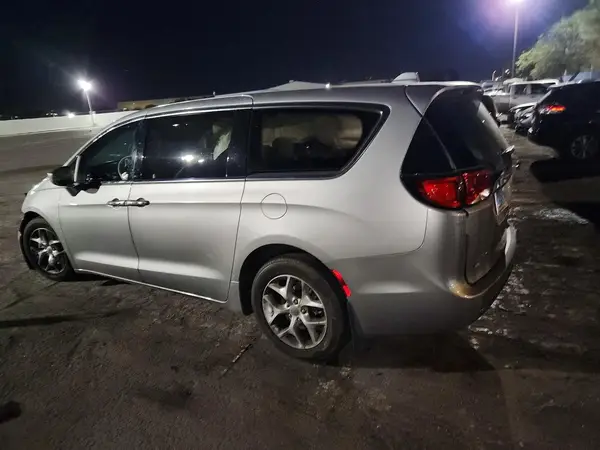 2C4RC1FG1JR126156 2018 CHRYSLER PACIFICA - Image 2