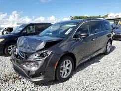2C4RC1FG1JR127727 2018 CHRYSLER PACIFICA