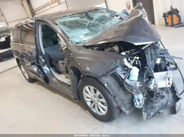2C4RC1FG1JR132801 2018 CHRYSLER PACIFICA - Image 1