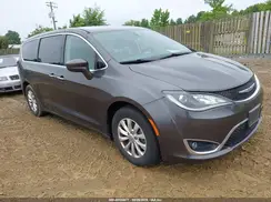 2C4RC1FG1JR133057 2018 CHRYSLER PACIFICA
