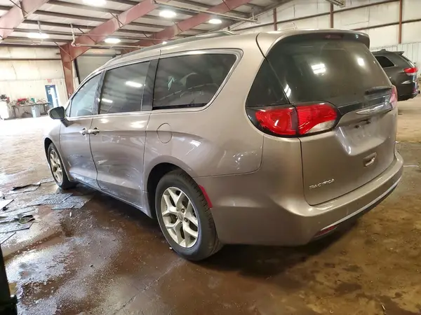 2C4RC1FG1JR182825 2018 CHRYSLER PACIFICA - Image 2