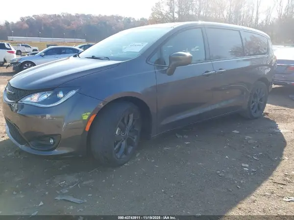 2C4RC1FG1JR204449 2018 CHRYSLER PACIFICA - Image 2