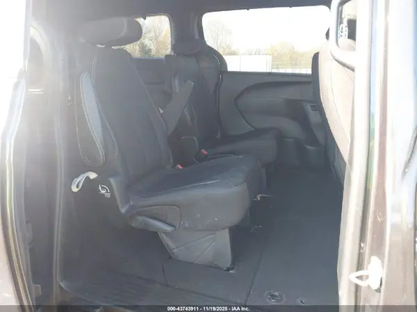 2C4RC1FG1JR204449 2018 CHRYSLER PACIFICA - Image 8