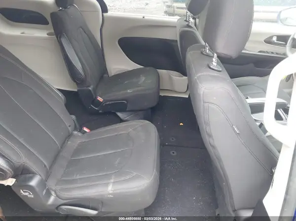 2C4RC1FG1JR257023 2018 CHRYSLER PACIFICA - Image 8