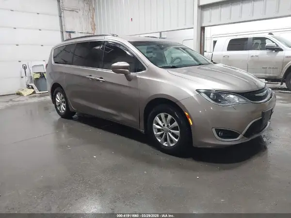 2C4RC1FG1JR278437 2018 CHRYSLER PACIFICA - Image 1