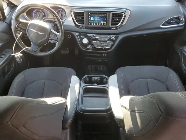 2C4RC1FG1JR305975 2018 CHRYSLER PACIFICA - Image 8