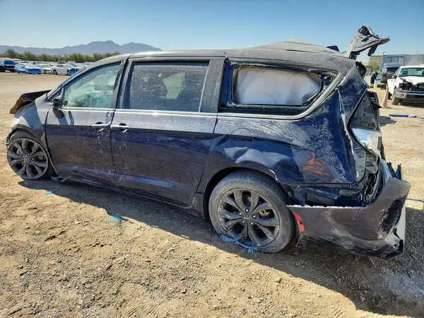 2C4RC1FG1JR350589 2018 CHRYSLER PACIFICA - Image 2