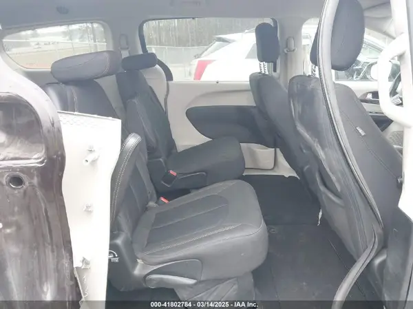 2C4RC1FG1KR541611 2019 CHRYSLER PACIFICA - Image 8