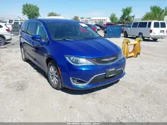 2C4RC1FG1KR613987 2019 CHRYSLER PACIFICA
