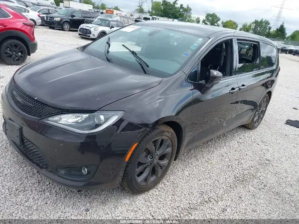 2C4RC1FG1KR657990 2019 CHRYSLER PACIFICA - Image 2