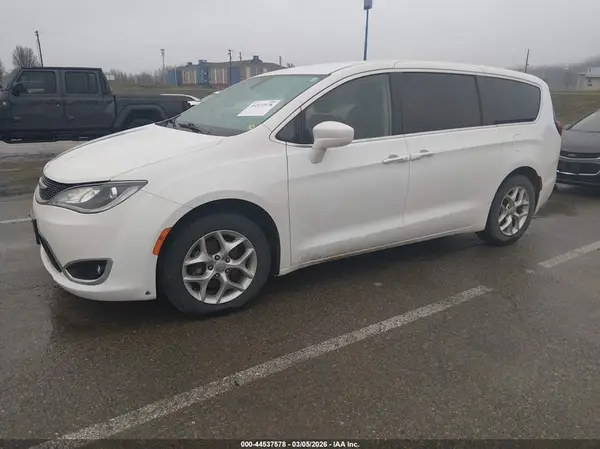 2C4RC1FG1KR738293 2019 CHRYSLER PACIFICA - Image 2