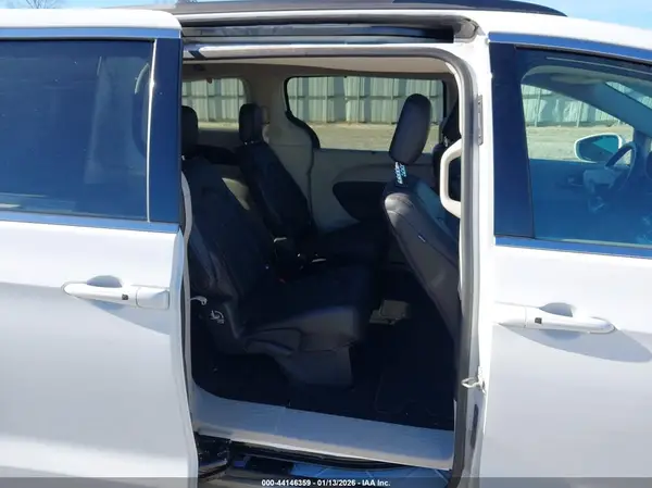 2C4RC1FG1MR556578 2021 CHRYSLER PACIFICA - Image 8