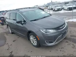 2C4RC1FG2JR101556 2018 CHRYSLER PACIFICA