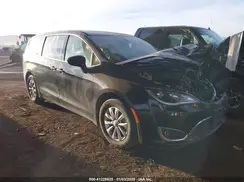 2C4RC1FG2JR106997 2018 CHRYSLER PACIFICA