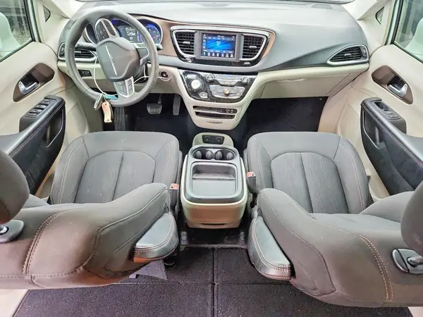 2C4RC1FG2JR116428 2018 CHRYSLER PACIFICA - Image 8