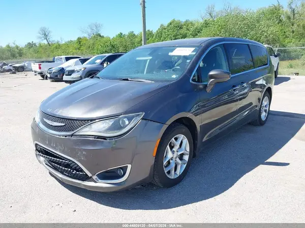 2C4RC1FG2JR125713 2018 CHRYSLER PACIFICA - Image 2