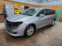 2C4RC1FG2JR125906 2018 CHRYSLER PACIFICA