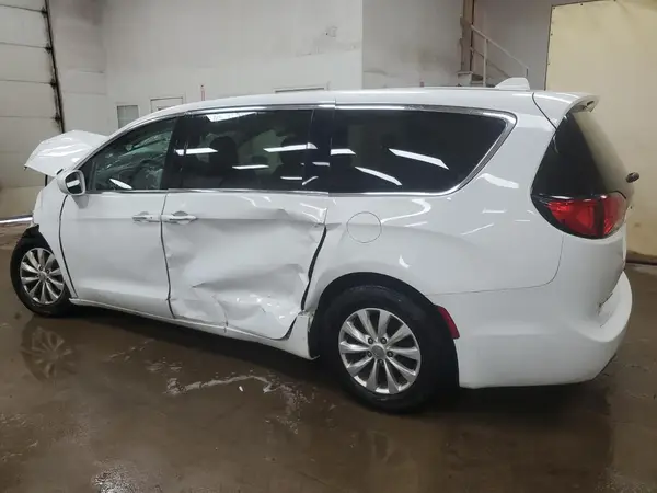 2C4RC1FG2JR128563 2018 CHRYSLER PACIFICA - Image 2
