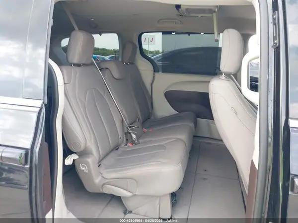 2C4RC1FG2JR129163 2018 CHRYSLER PACIFICA - Image 8