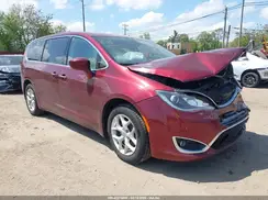 2C4RC1FG2JR150059 2018 CHRYSLER PACIFICA