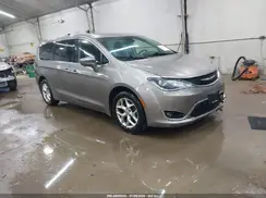 2C4RC1FG2JR154922 2018 CHRYSLER PACIFICA