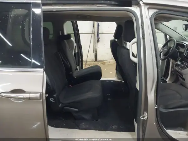 2C4RC1FG2JR154922 2018 CHRYSLER PACIFICA - Image 8