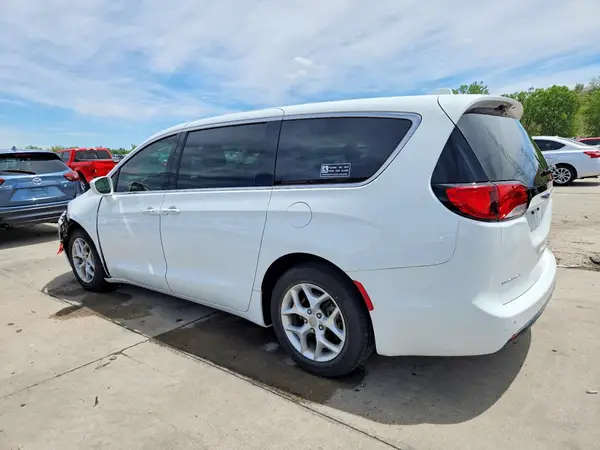 2C4RC1FG2JR157111 2018 CHRYSLER PACIFICA - Image 2
