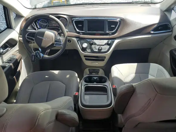 2C4RC1FG2JR158100 2018 CHRYSLER PACIFICA - Image 8