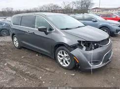 2C4RC1FG2JR175527 2018 CHRYSLER PACIFICA