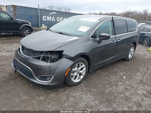 2C4RC1FG2JR175527 2018 CHRYSLER PACIFICA - Image 2