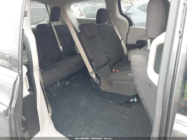 2C4RC1FG2JR175527 2018 CHRYSLER PACIFICA - Image 8