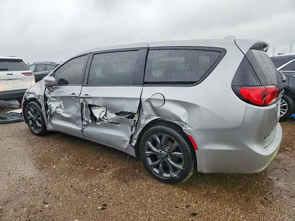 2C4RC1FG2JR204511 2018 CHRYSLER PACIFICA - Image 2