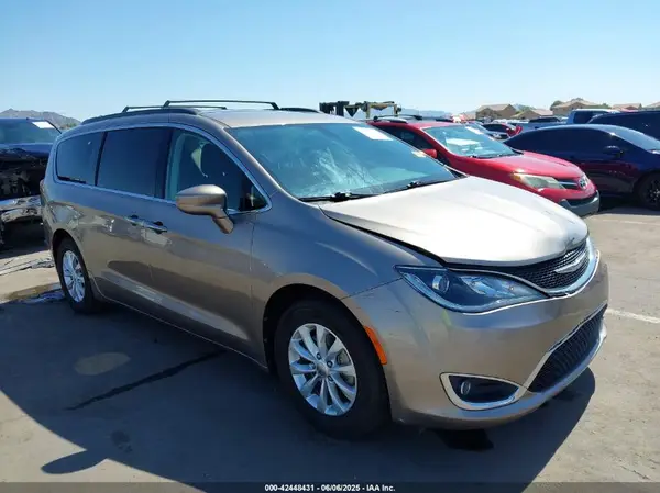 2C4RC1FG2JR212253 2018 CHRYSLER PACIFICA - Image 1