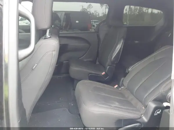 2C4RC1FG2JR227058 2018 CHRYSLER PACIFICA - Image 8