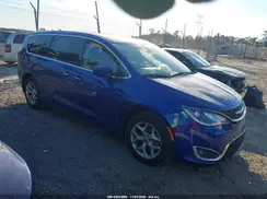 2C4RC1FG2JR227982 2018 CHRYSLER PACIFICA