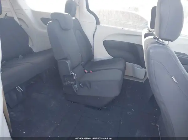 2C4RC1FG2JR227982 2018 CHRYSLER PACIFICA - Image 8