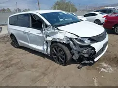 2C4RC1FG2JR228825 2018 CHRYSLER PACIFICA