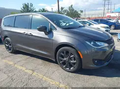 2C4RC1FG2JR287440 2018 CHRYSLER PACIFICA