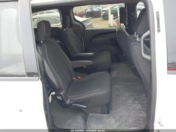 2C4RC1FG2JR365733 2018 CHRYSLER PACIFICA - Image 8
