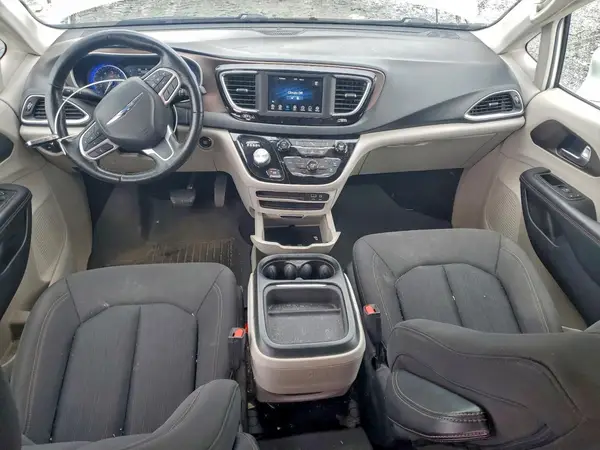 2C4RC1FG2KR588968 2019 CHRYSLER PACIFICA - Image 8