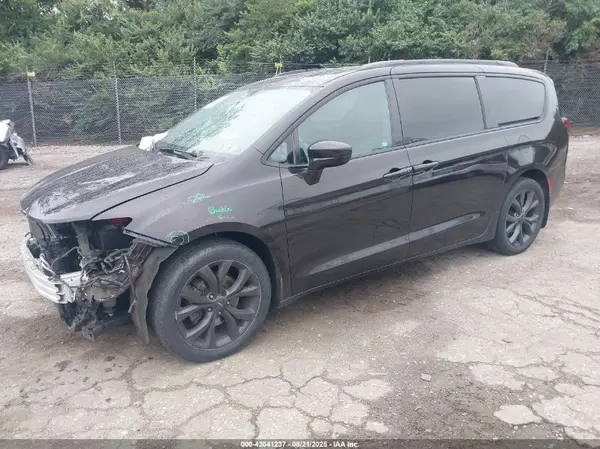 2C4RC1FG2KR593829 2019 CHRYSLER PACIFICA - Image 2