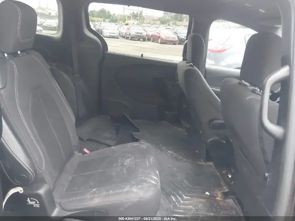 2C4RC1FG2KR593829 2019 CHRYSLER PACIFICA - Image 8