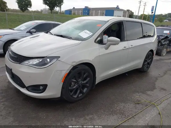 2C4RC1FG2KR638803 2019 CHRYSLER PACIFICA - Image 2