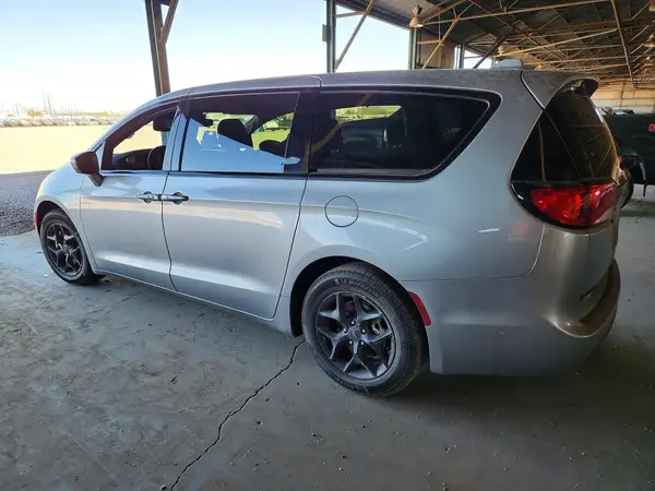 2C4RC1FG2LR183128 2020 CHRYSLER PACIFICA - Image 2